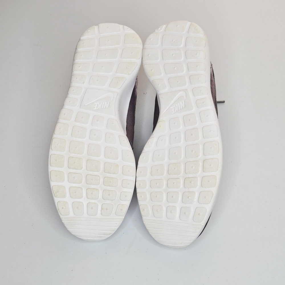 Nike Women Roshe One Premium Gunsmoke Grey Platinum Sneakers 833928-006 Sz 6.5 - Picture 8 of 9